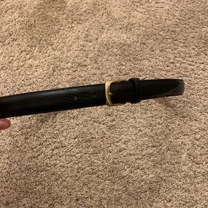 Roundtree and Yorke cowhide leather belt. 46 inch